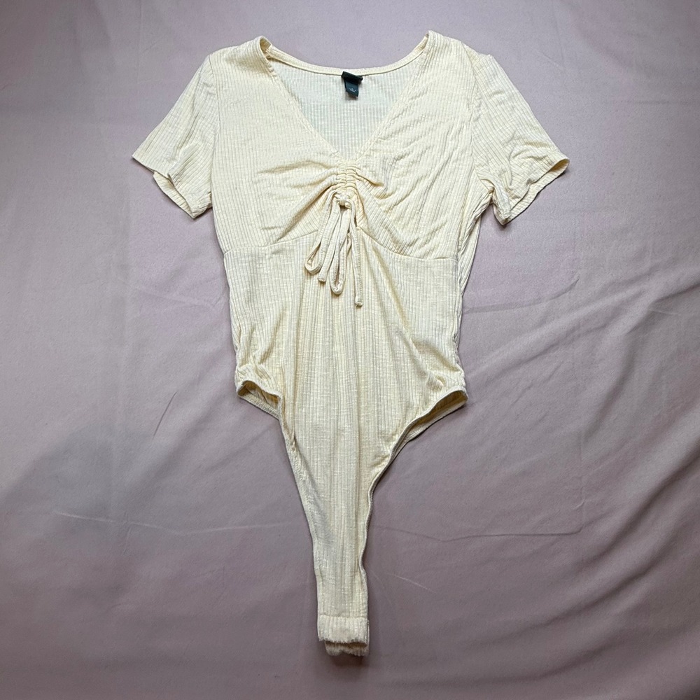 Wild Fable Womens Yellow Ribbed Ruched Front V-Neck Short Sleeve Bodysuit Small